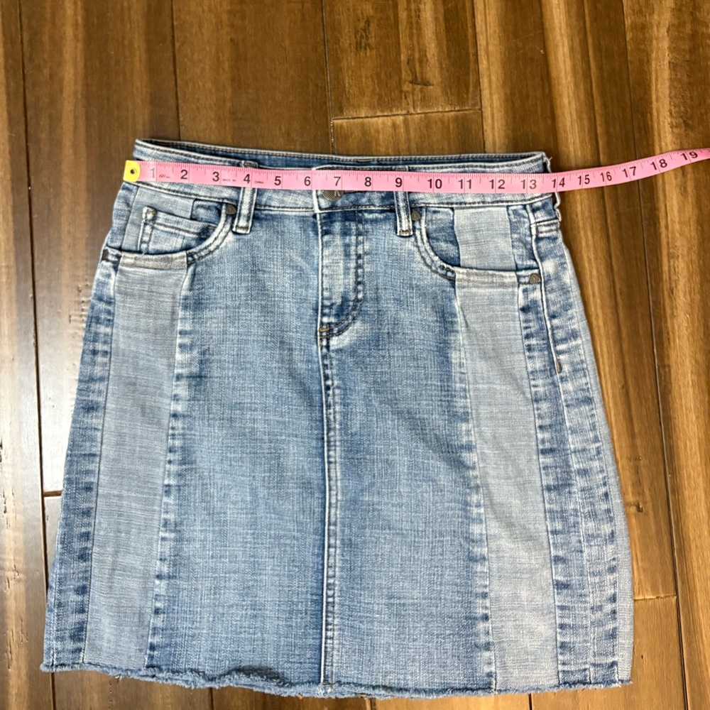 Kut from the Kloth Sz 2 Joey Skirt Blue Denim Two Tone Panel High Waist Short - Picture 2 of 9